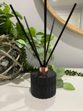 Load image into Gallery viewer, Kakadu Waterlily Diffuser
